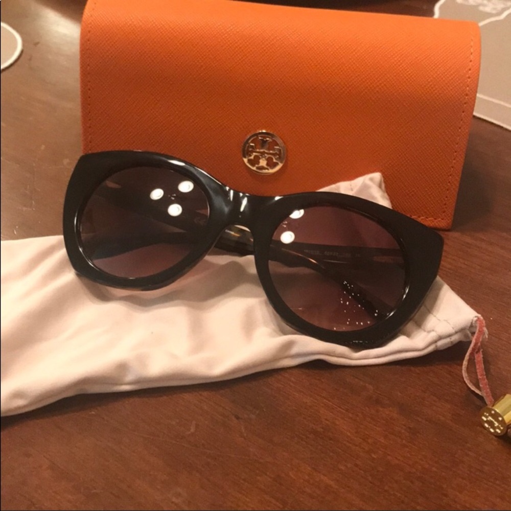 Tory Burch sunglasses. Ty7079 worn like twice.
